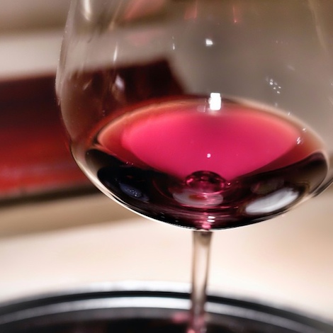 Red_Burgundy_in_glass